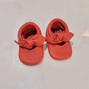 Freshly Picked Salmon Baby Knotted Bow Leather Moccasins
